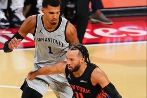 A·史密斯：布伦森夺冠拯救NBA，否则各队将纷纷囤积长人应对文班