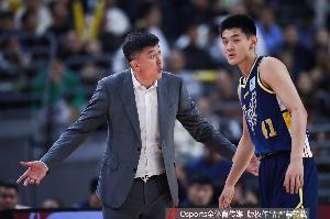 解说：杜锋言辞可能过于直白&孩子更偏爱温柔引导 他也存在路径依赖