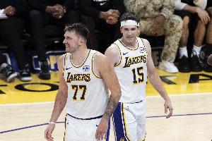 湖人东契奇与里夫斯同场，25-26赛季净效率高达+8.9
