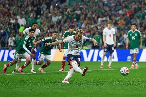 世界杯10人奋战中点球命中,凯恩的前辈是06年托蒂