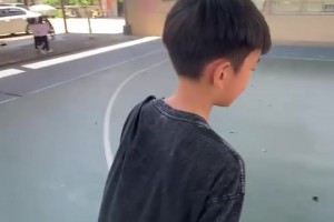 篮球也可以治愈漂泊的无奈，思绪太多不如就打一打篮球