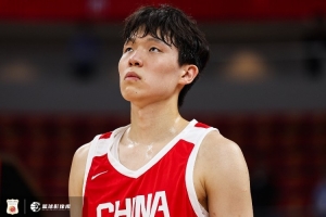 媒体人:瀚森需调整状态 第一节换阵后进攻受阻